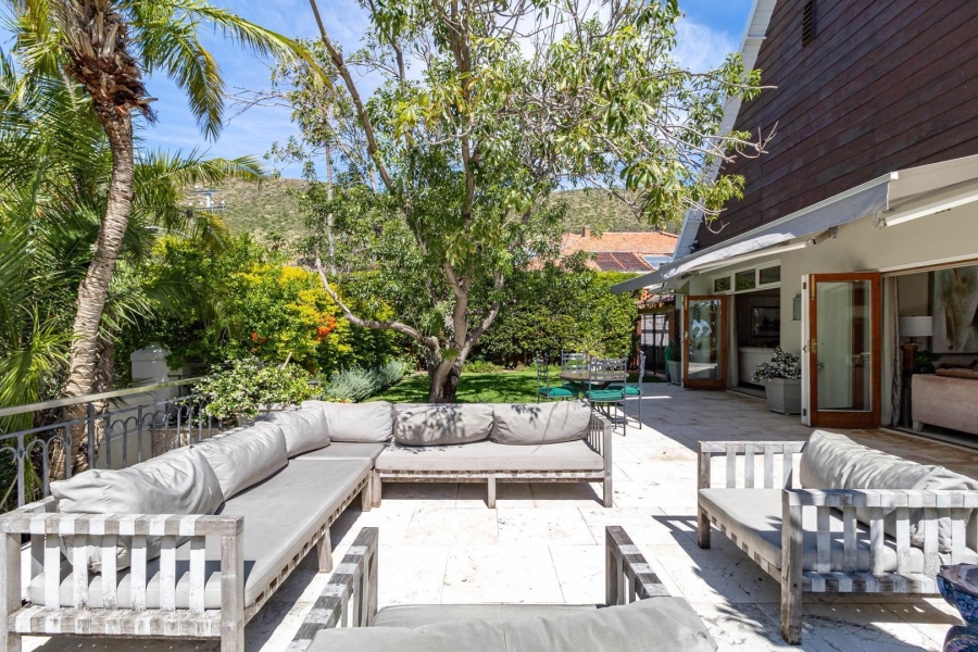 To Let 4 Bedroom Property for Rent in Fresnaye Western Cape